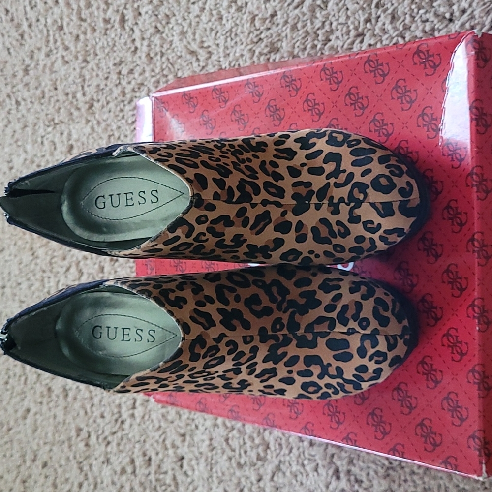 Guess animal print shoes